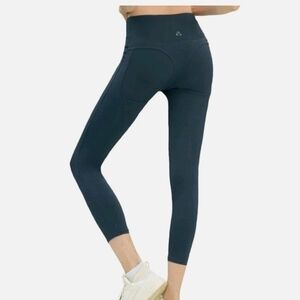 Sleek Dark Blue High-Rise Leggings